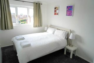 Spacious 2BR Flat,Travellers,Contractors Welcome,Free Parking - 7