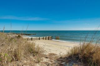 Gwynns Island Gem | Private Beach and Bay Views - 8