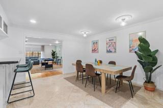 2min to NRG / Med Cntr, Games Backyard | Sleeps 10 - 5