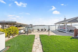 Water Front Home with 24' boat dock - 7