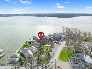 Water Front Home with 24' boat dock - 8