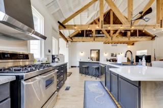 The Townhall Northwoods Retreat with Large Patio! - 4