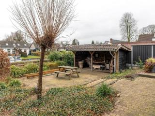 Spacious holiday home in the center of Langweer - 5
