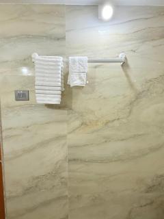 Powai, Aurora luxe,2BHK Balcony & Lake view - 6