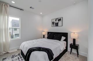 NEW Awesome 3 bed 3 bath townhome - 4