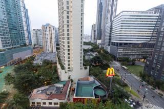 Cozy City View BGC Studio near St Lukes & High St - 7