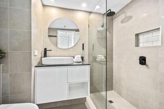 Legends Private Apartments - Q Stay - 7