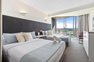 Legends Private Apartments - Q Stay - 5