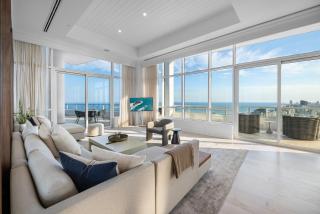 Fontainebleau Penthouse Cabana and Airport Shuttle - 6