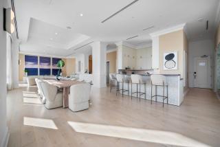 Fontainebleau Penthouse Cabana and Airport Shuttle - 4