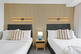 Legends Private Apartments - Q Stay - 8