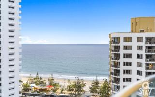 Legends Private Apartments - Q Stay - 9