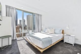 Legends Private Apartments - Q Stay - 4