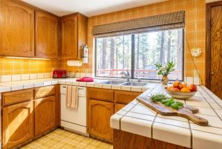 Pet Friendly - Great location steps to river - 3