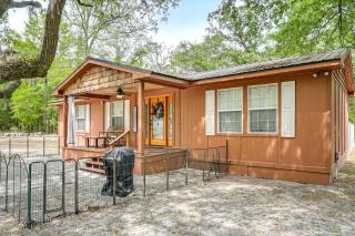 Charming Retreat on 20 Acres with Private Lake! - 8