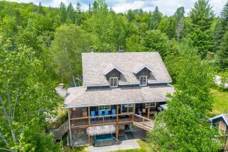 Lake Views, Hot Tub, Fireplace and Pool Table - 3