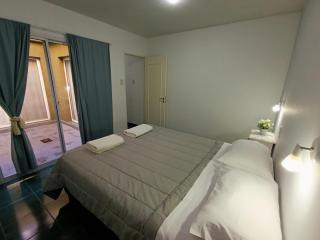 Amplio departamento en pleno centro con cochera privada - 7