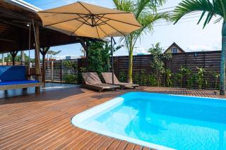 Casa com Lareira e Piscina - Varanda Incrível - 2