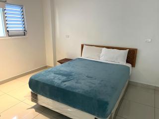 Seabeds 3 Bedroom Beachside Apartment Home - 2