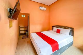 RedDoorz Casa Delray Syariah at Pantai Pelabuhan Ratu - 4