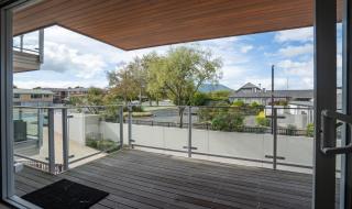 Lakeview Escape - Modern Comfort in the Heart of Taupo - 3