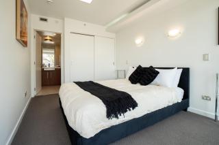 Lakeview Escape - Modern Comfort in the Heart of Taupo - 4