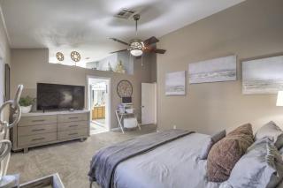 Family Fun for Everyone in Las Vegas- 4 Bedrooms, Billiards, Game Room - 1