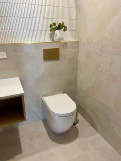 308 Luxe Renovated Apartment, Walk to CBD and River - 4