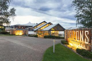 Horizons 306 - Deluxe Lake Front Studio l Pool l Tennis l WiFi l BBQ - 6