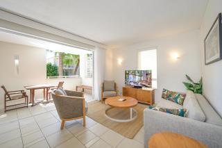 Lush Hastings Street Beach Abode - 6