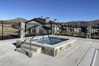 Mayflower Lakeside Retreat - 8