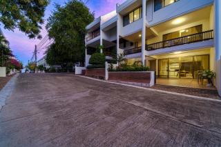 Villa on the Beach in City Center (SV3) - 8