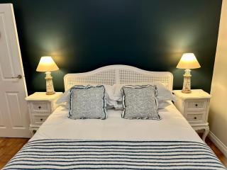 Central Apartment - 2 King beds - Nautical Theme - 3