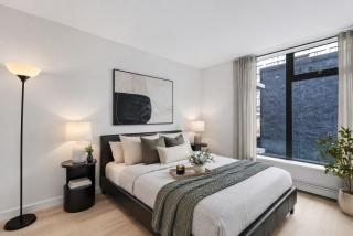 Cozy 2BR Oasis Downtown Vancouver Gem - 4