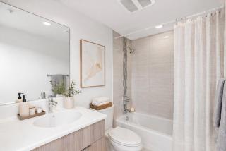 Cozy 2BR Oasis Downtown Vancouver Gem - 1