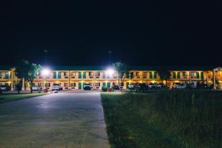 Scottish Inn & Suites - 6