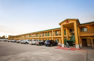 Scottish Inn & Suites - 7
