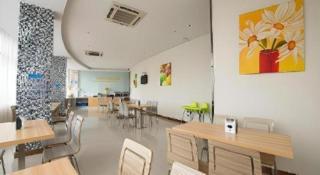 City Comfort Inn Yulin Walking Street - 5