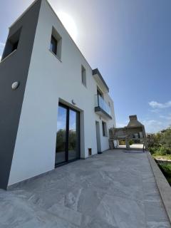 Modern 4 bedroom villa - 4