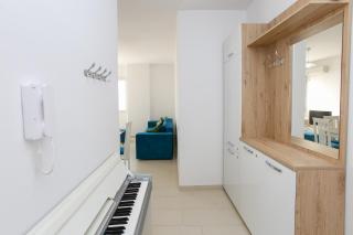 Richard Sea View Apartment - Happy Rentals - 1