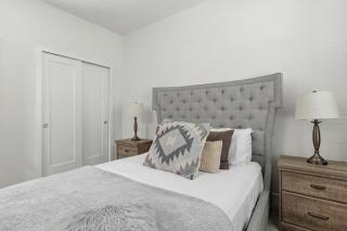 Pool Home Near Disney Sleeps 10 BBQ Stylish Stay - 6
