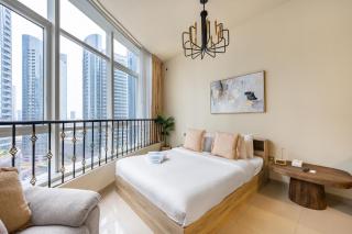 Studio with City Views Pool & Gym - 0