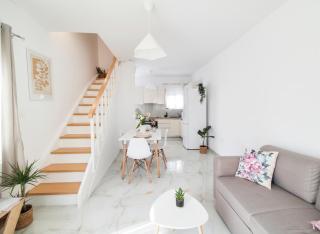 Rodini Home Ylia - Maisonette with yard - 0