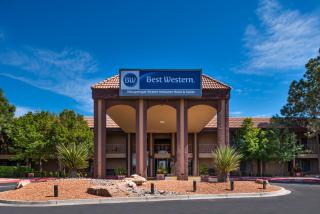 Best Western Airport Albuquerque InnSuites Hotel & Suites - 8