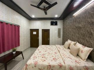 HOTEL SHIVAYY MAJESTIC - BHU Sundarpur Road 3km from KASHI VISHWANATH TEMPLE - 7