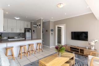 Serene Palms Apartment -1 minute walk to Strand beach - 6