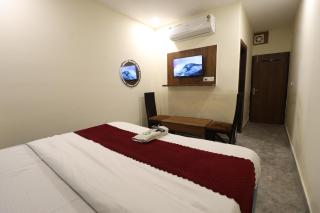Hotel Indirapuram Grand - 3