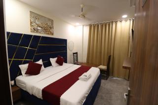 Hotel Indirapuram Grand - 4