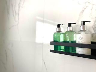 Luxury Large Modern Beach House with Sea Views - 1