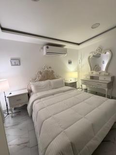 1BR Apartment with Kitchen & Bathroom 13 - 1